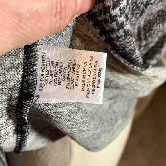 BOBEAU drop sleeves V-back black white plaid hounds tooth small pullover top - Picture 5 of 9